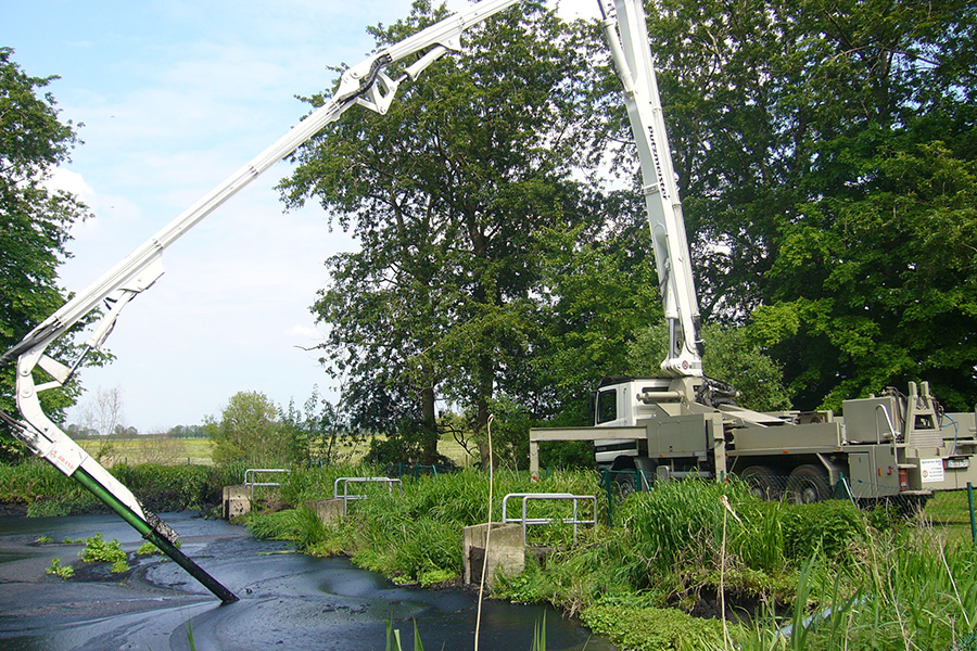 Gülle mixen mit Güllemixer